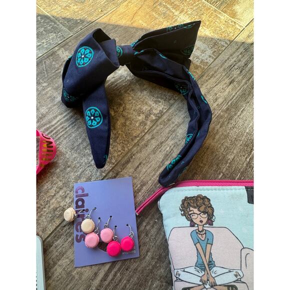 Girls accessory bundle. - Picture 4 of 5